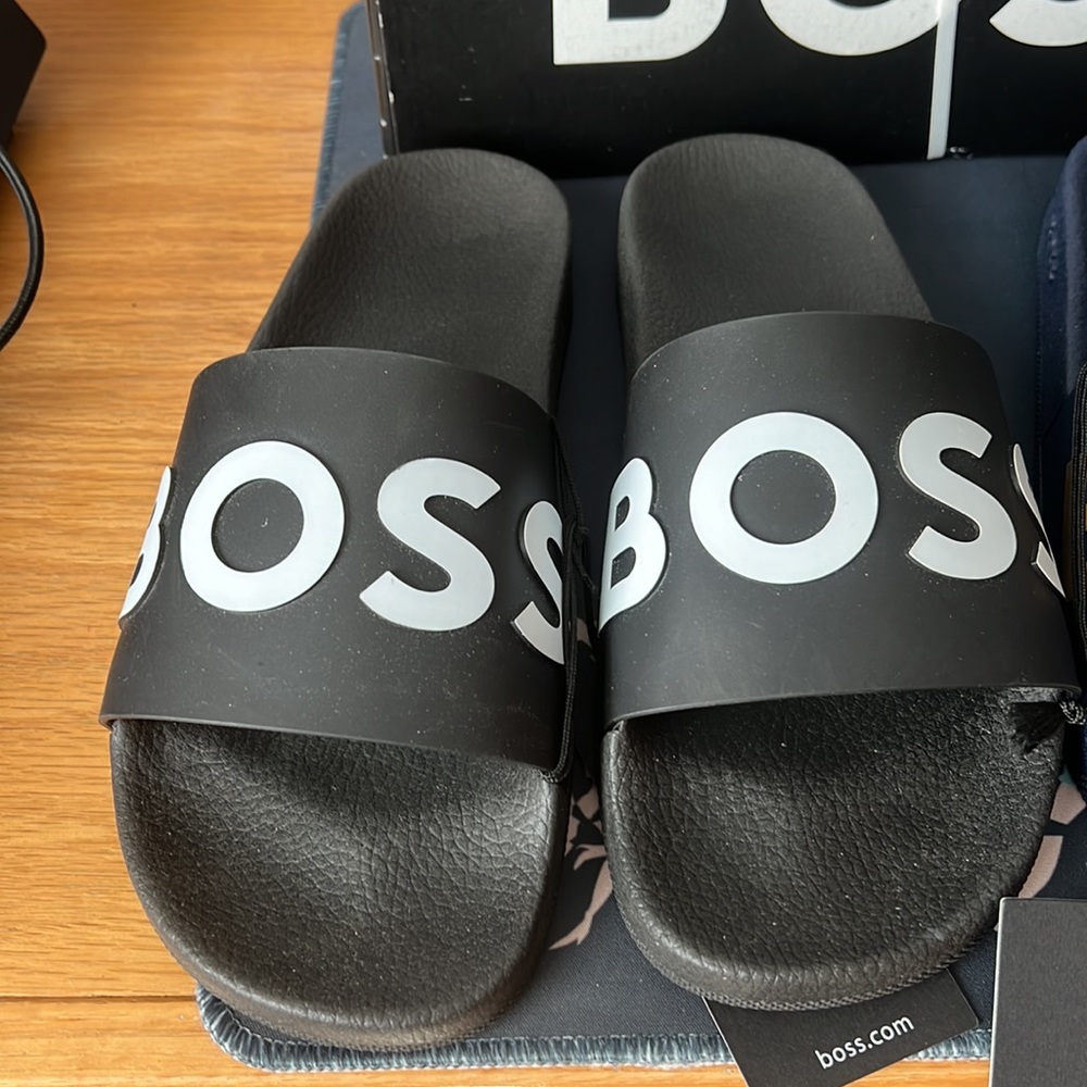 Hugo Boss Pool Slides - Picture 3 of 3